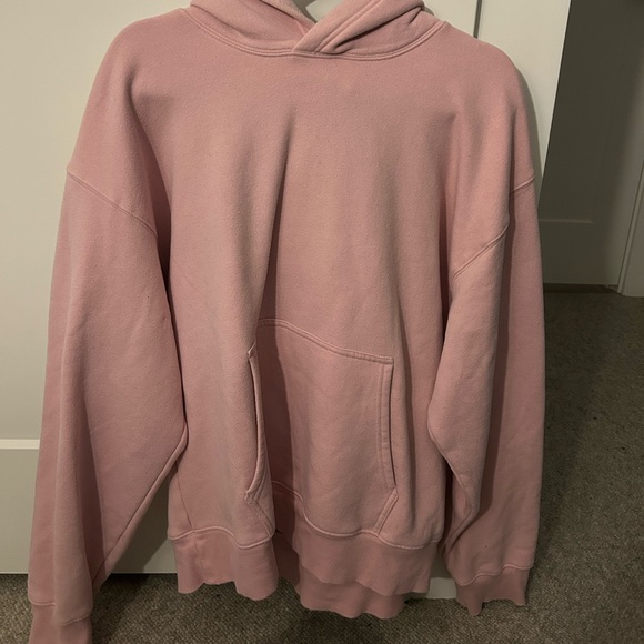 Aritzia Sweaters - TNA PERFECT HOODIE
SIZE 2XL